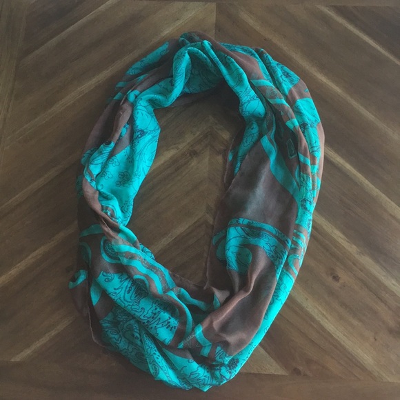 Infinity Scarf - Picture 1 of 3